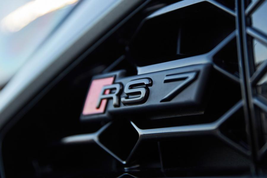Логотип Audi RS7 Sportback 2020 года  (AU) (фото 27 из 34)